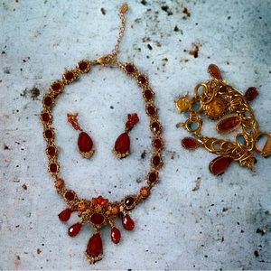 Rose gold necklace, earrings and bracelet